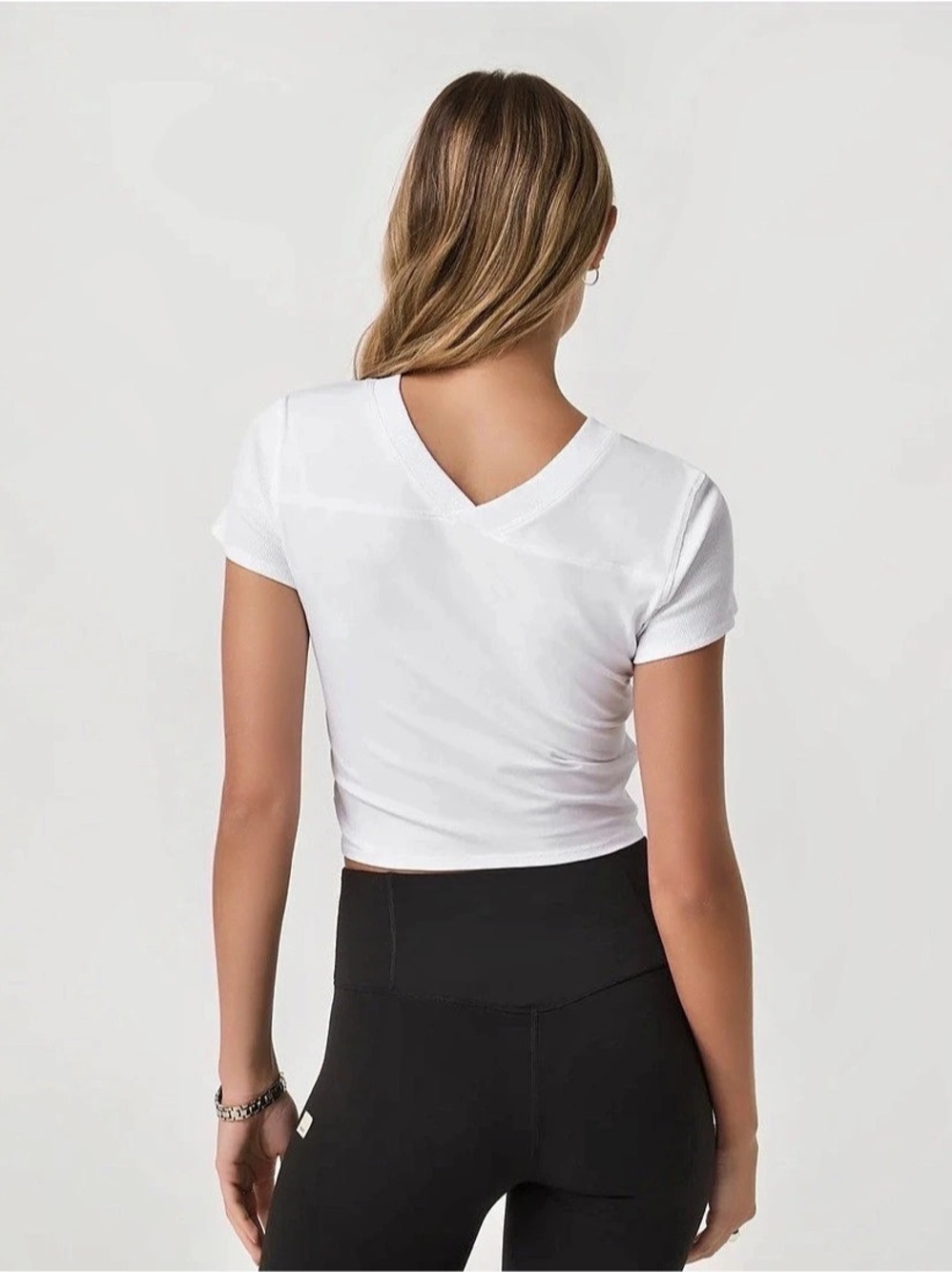 Vuori Short Sleeve Tuvalu Double V Neck Crop Top White Small - Picture 2 of 5